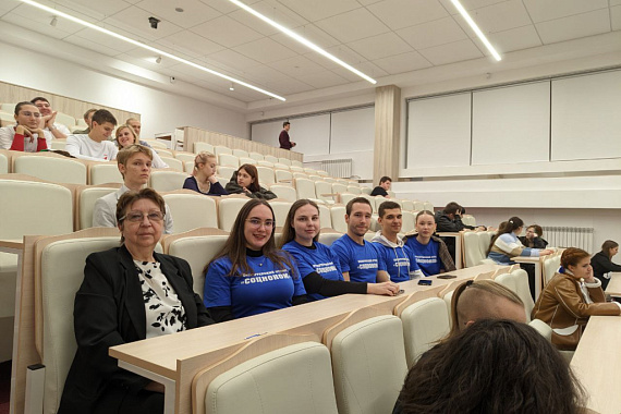 Члены волонтёрского отряда «СОЦИОНОМ» — участники квеста «Веучебка» Члены волонтёрского отряда «СОЦИОНОМ» — участники квеста «Веучебка»